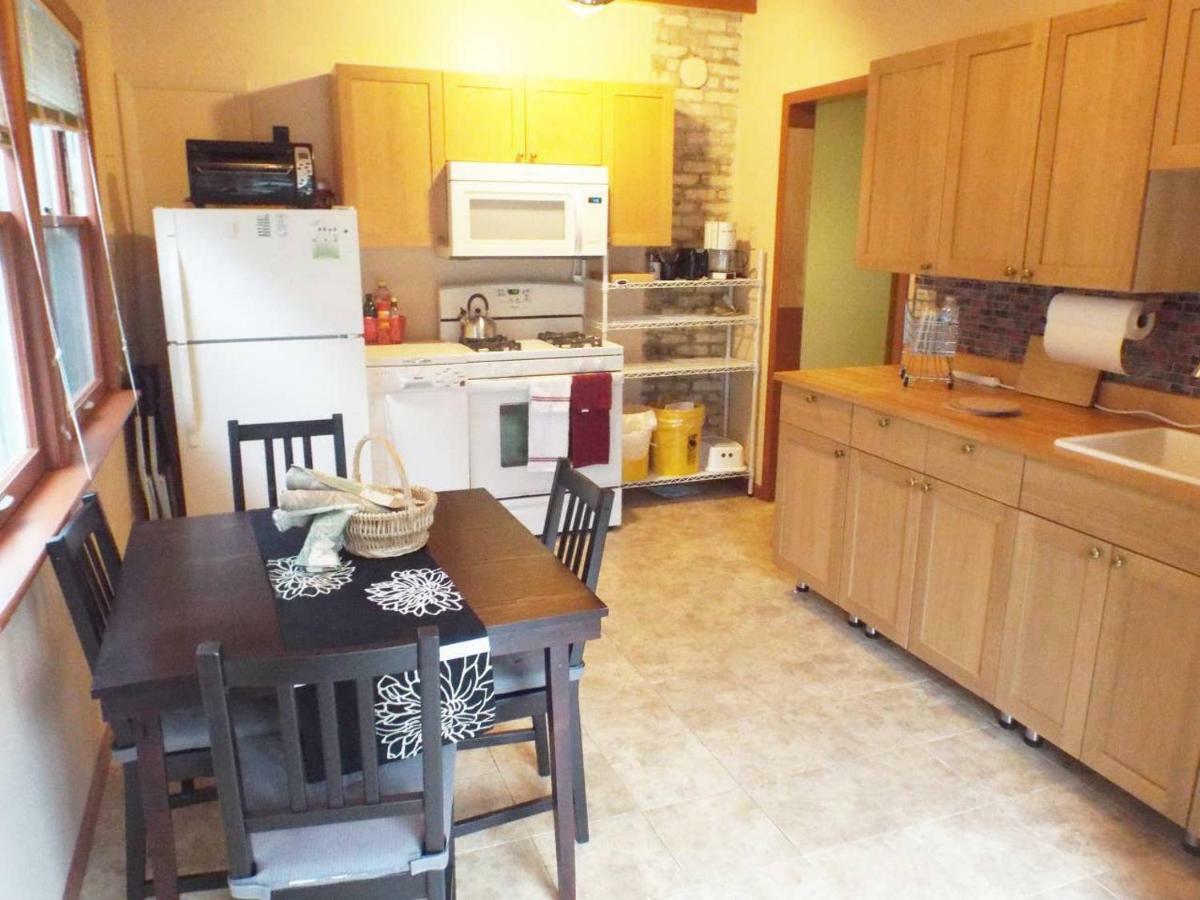 Comfortable 3 Bedroom Craftsman Bungalow In Milwaukee'S Bay View Neighborhood Bagian luar foto